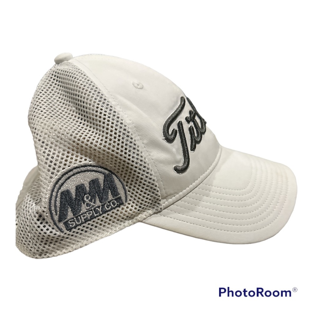 Titleist white cap snap back adjustable - Picture 2 of 4